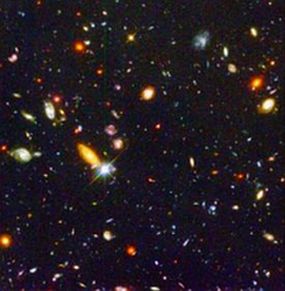Ein tiefer Blick ins Universum mit dem Hubble-Telekop